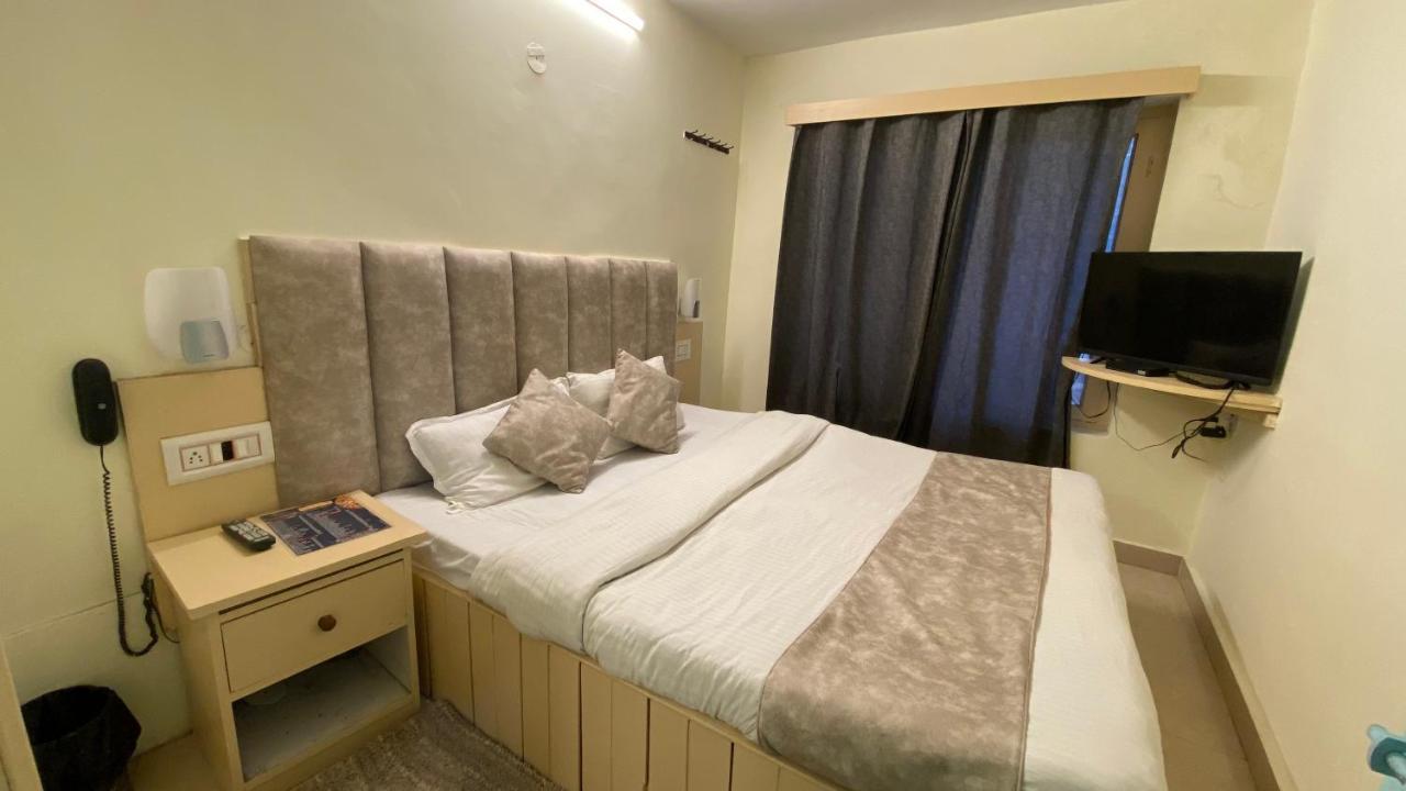 Hotel Meadows Manali Esterno foto
