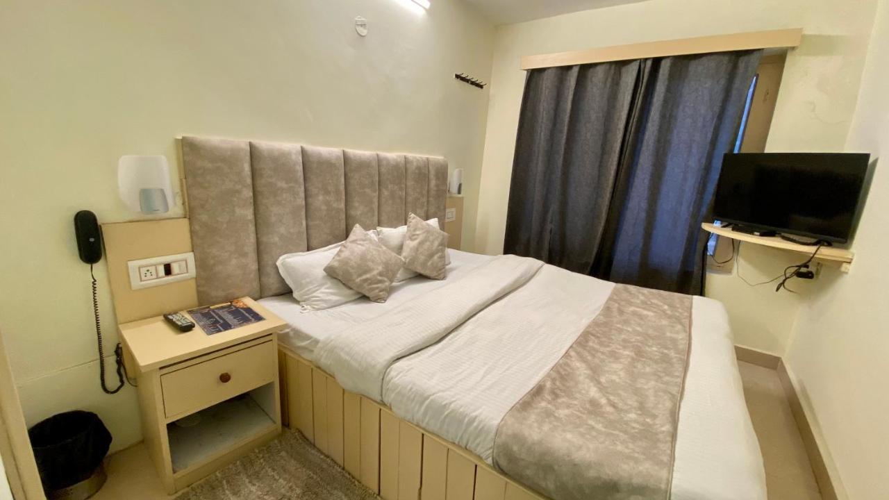 Hotel Meadows Manali Esterno foto