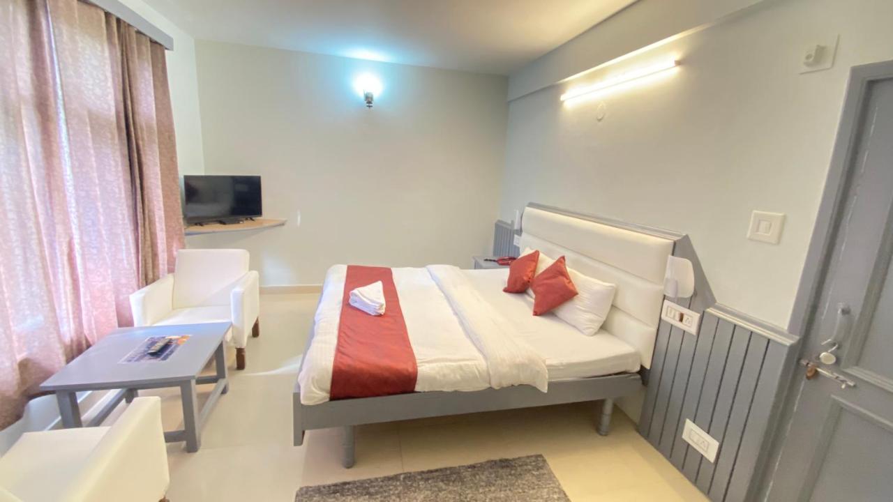 Hotel Meadows Manali Esterno foto