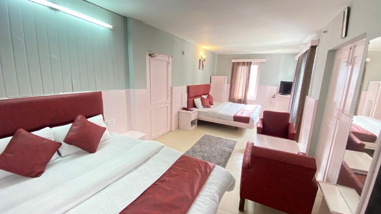Hotel Meadows Manali Esterno foto