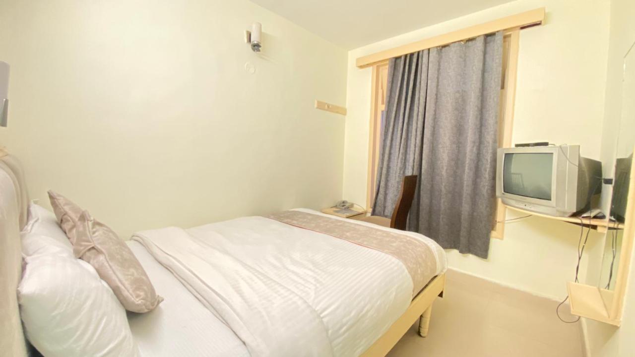 Hotel Meadows Manali Esterno foto
