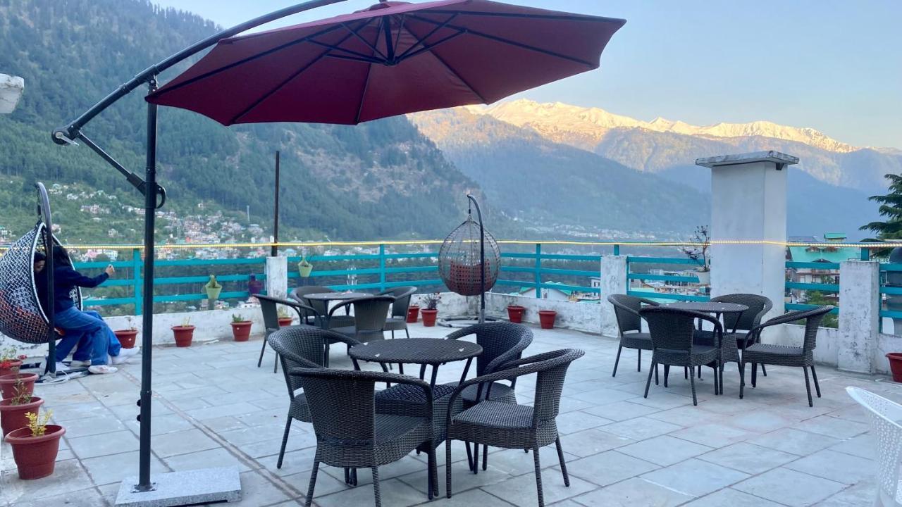 Hotel Meadows Manali Esterno foto