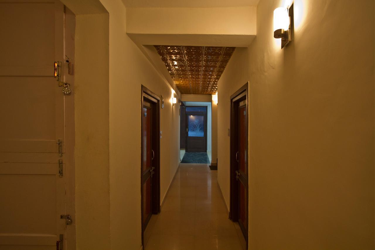 Hotel Meadows Manali Esterno foto