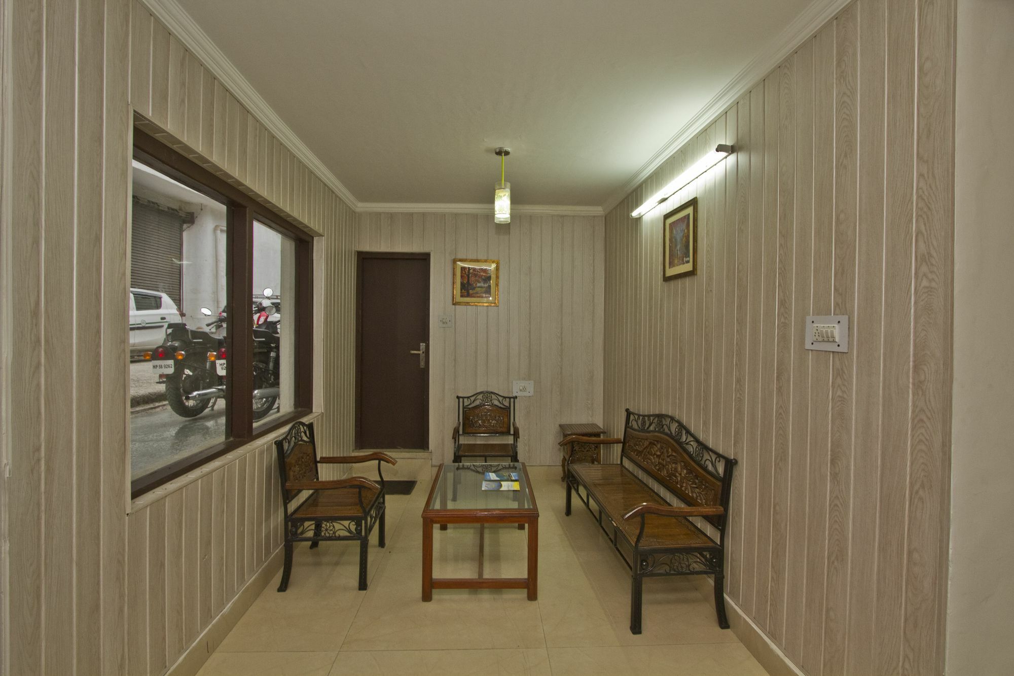 Hotel Meadows Manali Esterno foto